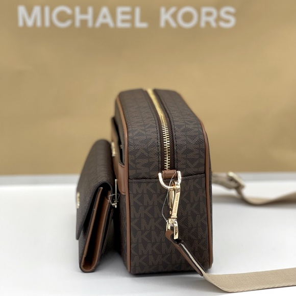 Michael Kors Kenly LG Pocket Xbody &Trifold Wallet - Picture 2 of 11